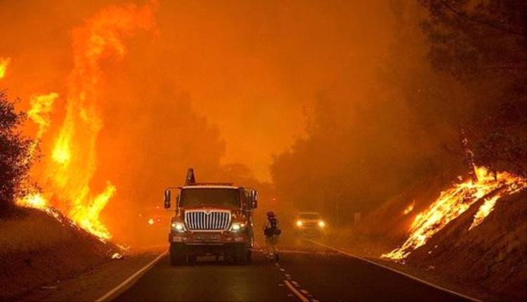 آلاف يغادرون منازلهم في كاليفورنيا جراء حريق غابات ضخم