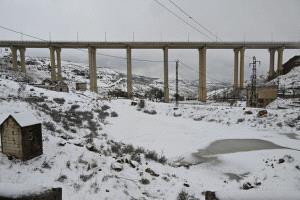 الثلوج تقطع 7 طرق جبلية في لبنان